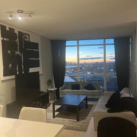Cozy Fort York Condo Торонто Экстерьер фото